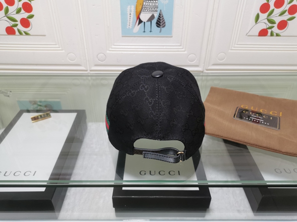 ブランド帽子側面デザイン